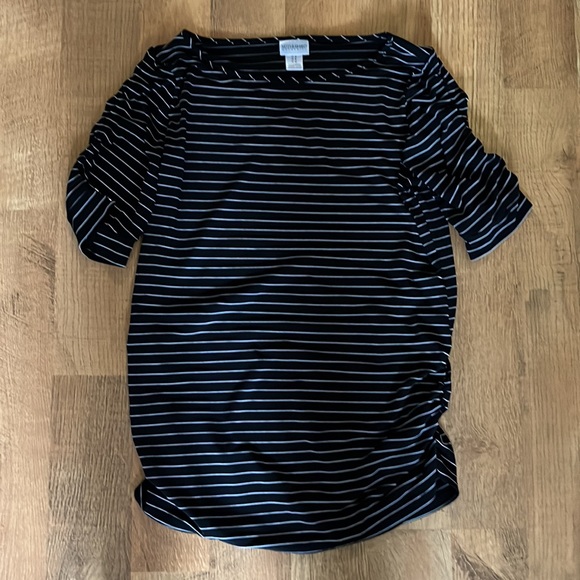 Bundle of Maternity Shirts - Picture 3 of 7